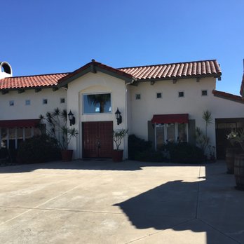 Estate D'Iacobelli - Wine Bars Near Me - Fallbrook, California
