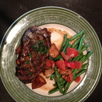 Applebee's Grill + Bar - American Near Me - St. Clairsville, Ohio