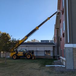 Holiday Inn Express & Suites Canyon - Roofers' lift