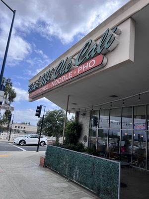 Banh Mi Che Cali by null