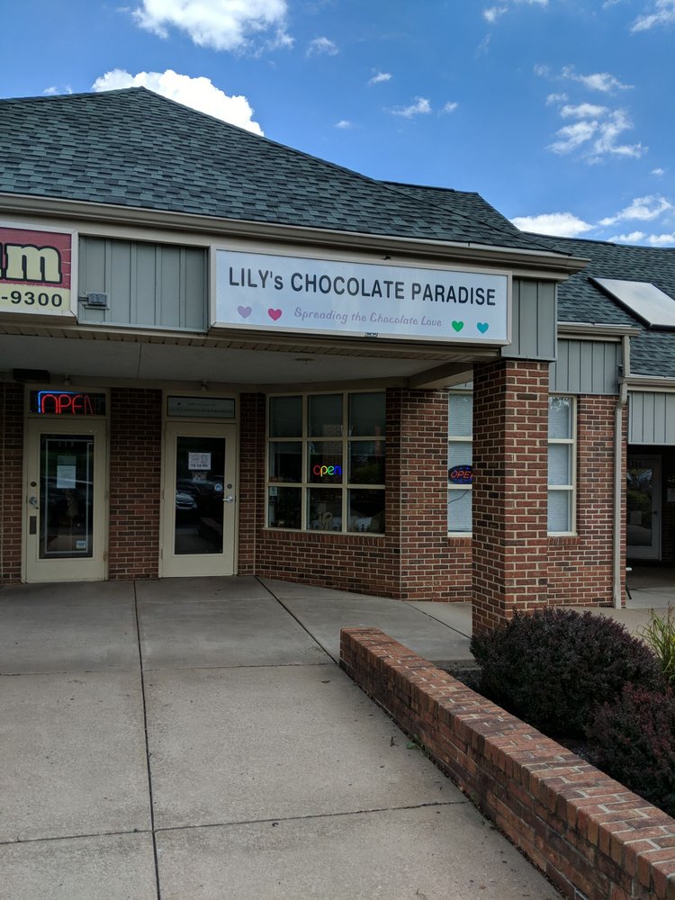 Lily’s Chocolate Paradise Logo