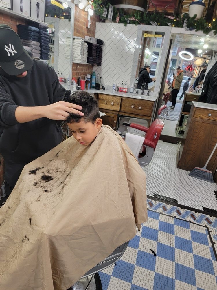 Groomers and Pomade Logo