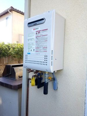 Tankless Water Heater Repairs, Installs, Replacements, and Service - We Service All Water Heater Types
Our licensed plumbers are experienced in working with:
Gas and electric water heaters
Tankless water heaters
Hybrid heat pump water heaters
Standard tank-style models (30, 40, 50 gallons+)
All major brands (Rheem, AO Smith, Bradford White, Navien, Noritz, etc.) Tankless Water Heater Repairs, Installs, Replacements, and Service - We Service All Water Heater Types
Our licensed plumbers are experienced in working with:
Gas and electric water heaters
Tankless water heaters
Hybrid heat pump water heaters
Standard tank-style models (30, 40, 50 gallons+)
All major brands (Rheem, AO Smith, Bradford White, Navien, Noritz, etc.)