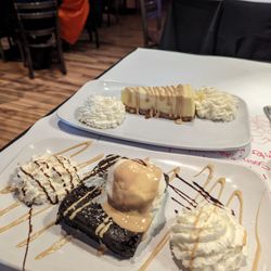 Memories Bar and Grill - Brownie sundae and cheesecake