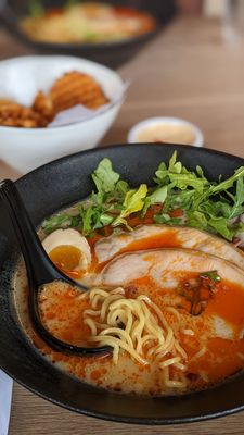 Sazan Ramen by null
