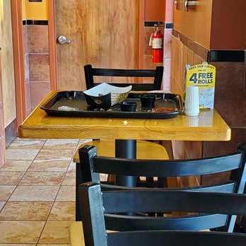 Golden Chick - Dirty table that employees walked by three times. - Fast Food Near Me - Mansfield, Texas Golden Chick - Dirty table that employees walked by three times. - Fast Food Near Me - Mansfield, Texas