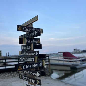 SolStay - Signs - Hotels Near Me - Sandusky, Ohio