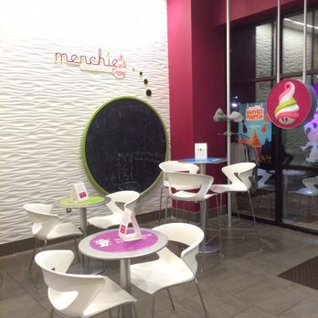 Menchie's - Seating in doors - Ice Cream & Frozen Yogurt Near Me - Ridgeland, Mississippi