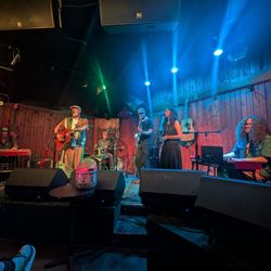 Shinyribs