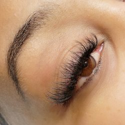 Baelash Esthetics - Hybrid Set Lash Extensions