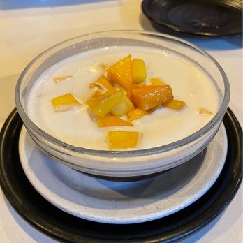 Shooting Star Cafe - Black Sticky Rice with Fresh Mango - Desserts Near Me - Oakland, California Shooting Star Cafe - Black Sticky Rice with Fresh Mango - Desserts Near Me - Oakland, California