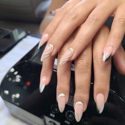 Four Seasons Nails & Spa