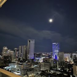 user provided Level Los Angeles - Downtown South Olive photo