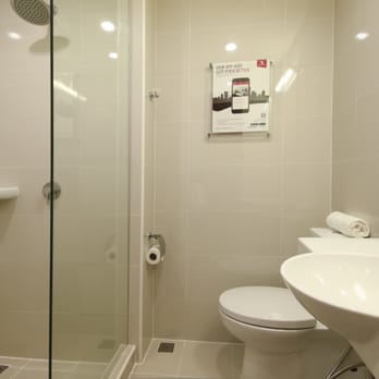 Red Planet Hotel - Bathroom - Hotels Near Me - Parañaque, NCR Red Planet Hotel - Bathroom - Hotels Near Me - Parañaque, NCR