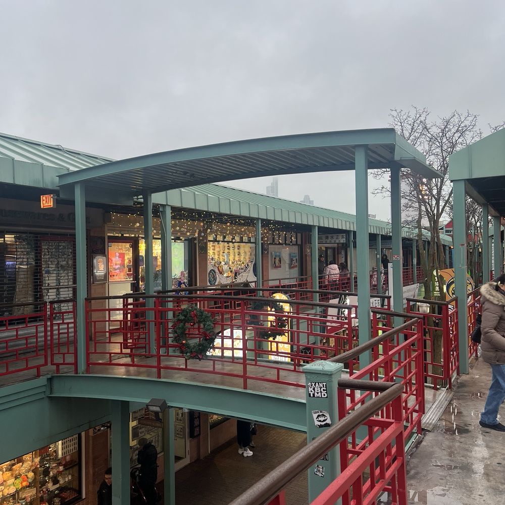 L&D Handmade - Outside View - Gift Shops Near Me - Chicago, Illinois L&D Handmade - Outside View - Gift Shops Near Me - Chicago, Illinois