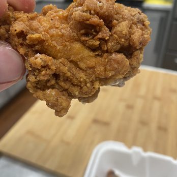 Queen’s Delight Cafe - Good but overly breaded/floured chicken - Cafes Near Me - Bridgeport, Connecticut