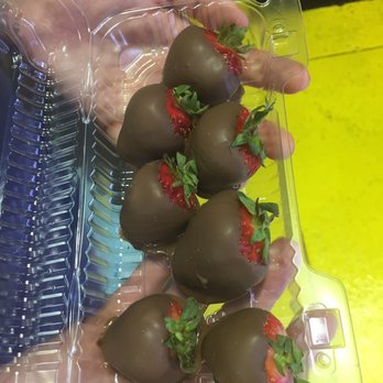 Chocolate Monkey - Chocolate covered berries - Desserts Near Me - Gatlinburg, Tennessee