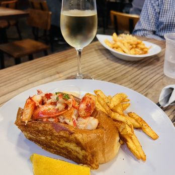 Hook & Anchor - Lobster roll & a glass of delicious Sauvignon blanc - Seafood Near Me - Costa Mesa, California