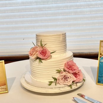 W&L Designs - Cake flowers - Florists Near Me W&L Designs - Cake flowers - Florists Near Me