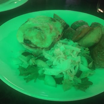 The Shamrock - Baked chicken with ham, cheese and tomatoes side of salat and potato - Irish Near Me - Dresden, SN