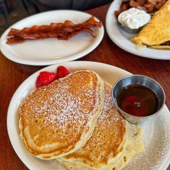 Hightower Pub - "Kids stack" pancake (with a side of bacon) - Pubs Near Me - Anchorage, Alaska