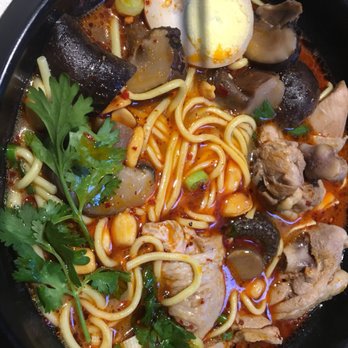 Hey Noodles - Noodles with Stewed Chicken and Mushroom - Chinese Near Me - Toronto, Ontario