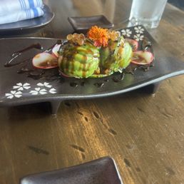 Grenades: Avocado, Imitation crab, spicy sauce