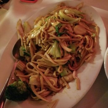 Ambassador - Veg Lo Mein was alright though slightly bland - Chinese Near Me - Houston, Texas