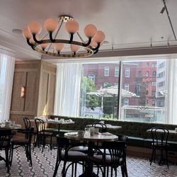 Bistro Du Jour - Dining area