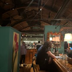 Judy's on Cherry - Comfortable to eat at the bar