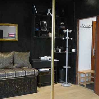 Pole Dance Paris - Petite salle Montreuil - Pole Dancing Classes Near Me - Paris, 75