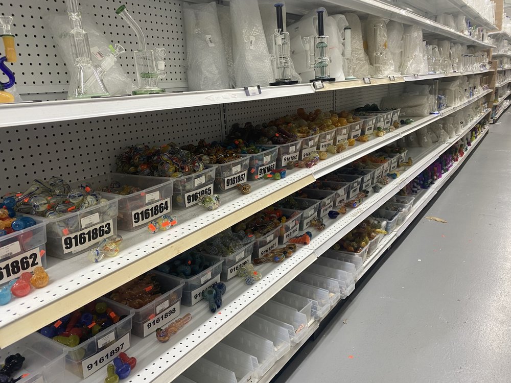 SUPER SMOKE SHOP WHOLESALE Updated May 2024 61 Oxford St, Newark