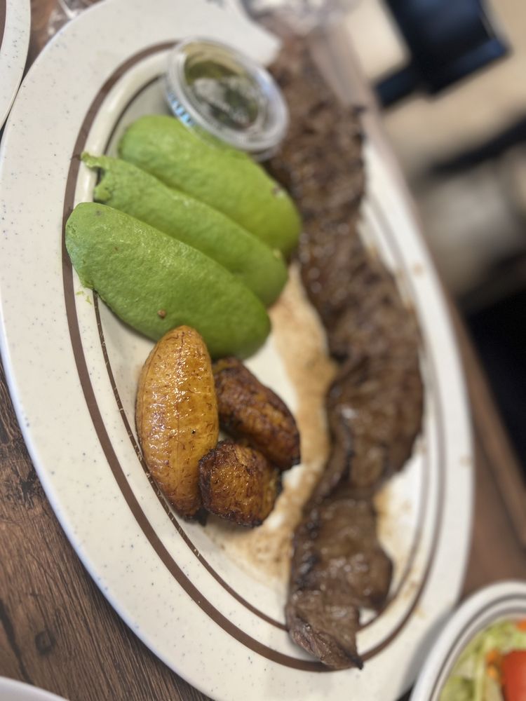 El Cuscatleco Restaurant