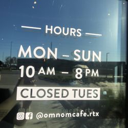 Om Nom Cafe - Open Hours