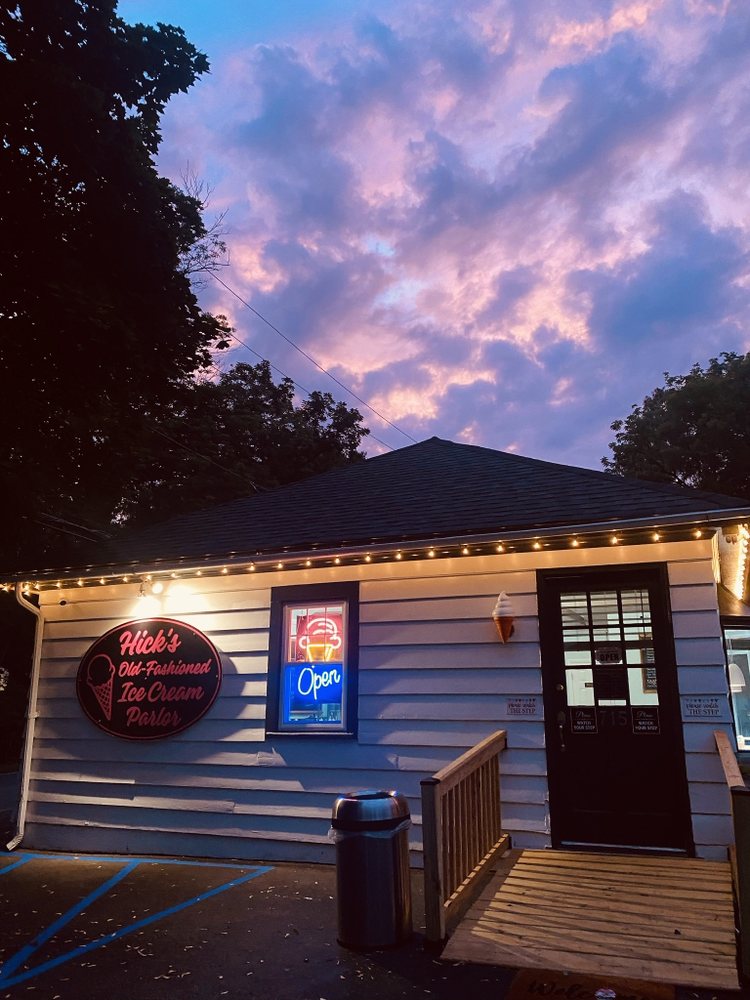 HICK’S OLDFASHIONED ICE CREAM PARLOR Updated May 2024 715 Fetters