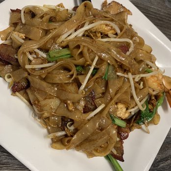 Borneo Eatery - Stirred fried flat noodles - Indonesian Near Me - Alhambra, California