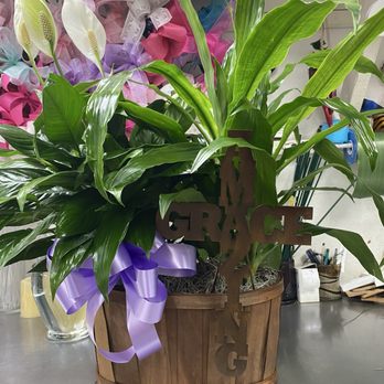1. Pretty-N-Pink Florist