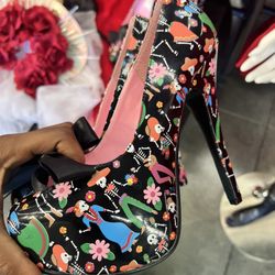 Goodwill - Pin up girl shoes