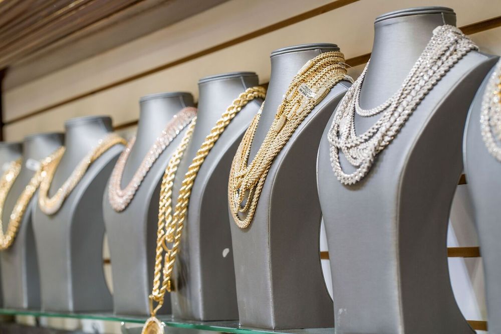 ROCCOS JEWELRY Updated October 2024 28 Photos 2521 ster Ave