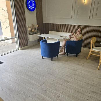 Matin Et Soir - Spacious, comfortable sitting area to enjoy your coffee, pastry and a chat. - Coffee & Tea Near Me - Sacramento, California Matin Et Soir - Spacious, comfortable sitting area to enjoy your coffee, pastry and a chat. - Coffee & Tea Near Me - Sacramento, California