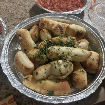 De Luca's Restaurant - Garlic Puffs - Italian Near Me - Whittier, California De Luca's Restaurant - Garlic Puffs - Italian Near Me - Whittier, California