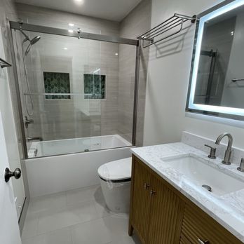 Construction Remodeling In Bay Area - Hallway bath 2 - General Contractors Near Me - Hayward, California
