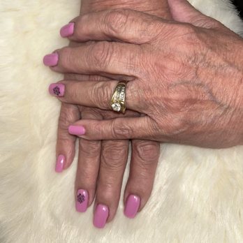 Apple Nails - Nail Salons Near Me - Saint Paul, Minnesota