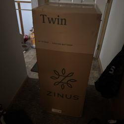 Mattress Superstore - Battle Ground - Box in doorway