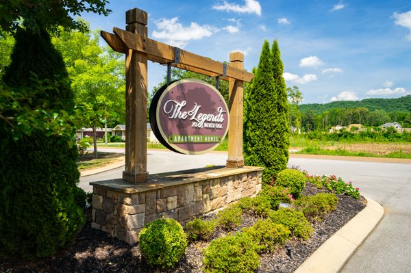 The Legends at White Oak