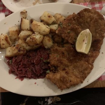 Laschet's Inn - German Near Me - Chicago, Illinois