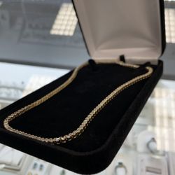 Carolina's Jewelry Sales & Repairs - Necklace purchased with lifetime warranty for additional $79.99 unable to get manager or MCX MGMT to help with refund/complaint.