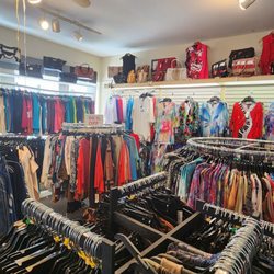 A'tu Jewelry & Clothing