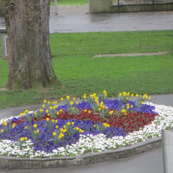 Renaissance Lucerne Hotel - If you look further to our right window, you'll see this garden. - Hotels Near Me - Lucerne, LU