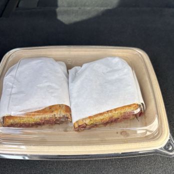 Scott's Malibu Market - Pastrami Melt - Delis Near Me - Malibu, California
